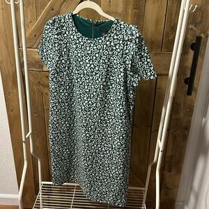 Ann Taylor, almost new Sheath dress, 6